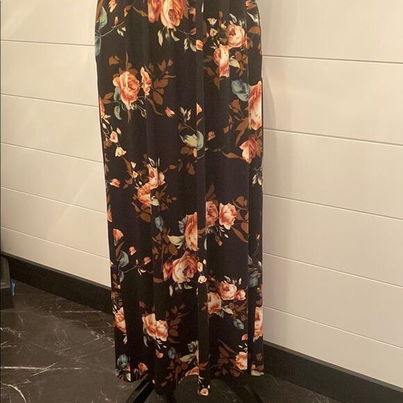 Grecerelle Casual Black and pink floral Maxi Sundress with Crew Neck - Picture 4 of 10